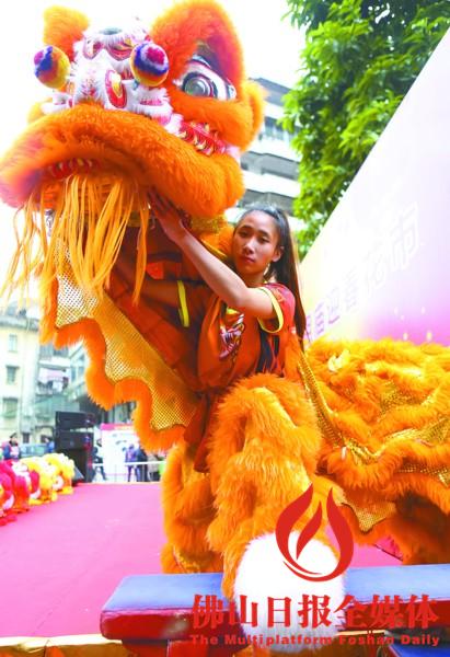 女狮王郑月玲 14岁被北京体育大学特招入校_佛