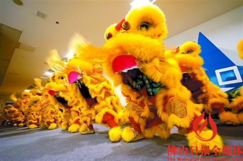 央视节目《体验真功夫》昨聚焦黄飞鸿醒狮团_