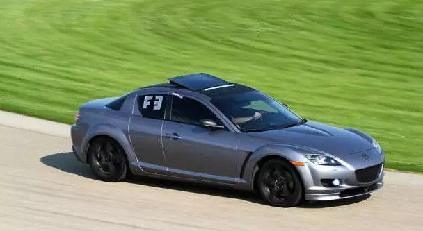 汽车天窗的6大隐藏功能,千万别浪费!否则车白