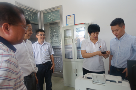 禅城区委常委杜梅到亚搏波胆市营仔镇大山村委调研精准扶贫工作