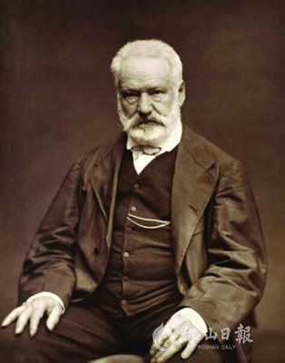 巴黎圣母院损毁严重 文物之殇让世界心痛