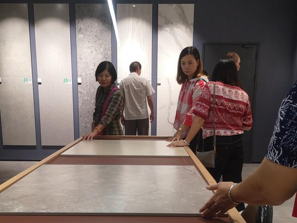 参观厨电工厂感受陶瓷文化 品牌佛山工业游第