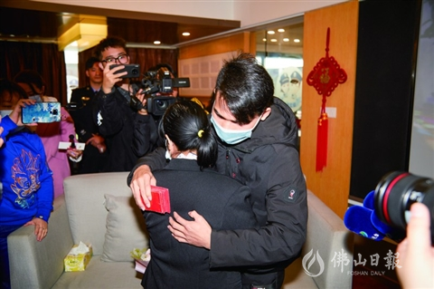 广州两岁半男孩走失22年 昨日在佛山和家人重聚