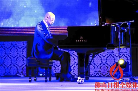 刘诗昆钢琴收费标准图片