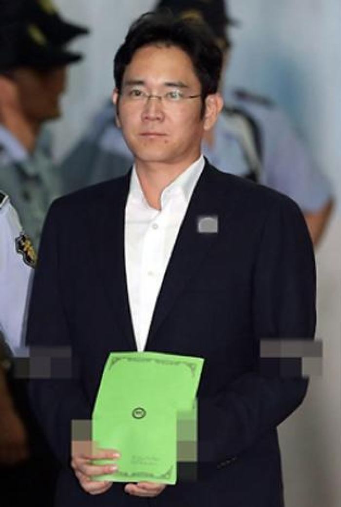 三星"太子"李在镕或被判12年泪洒法庭:都是我的错